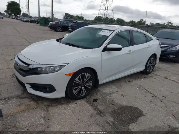 19XFC1F78HE025582 2017 HONDA CIVIC - Image 2