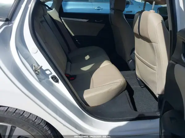 19XFC1F79JE001684 2018 HONDA CIVIC - Image 8