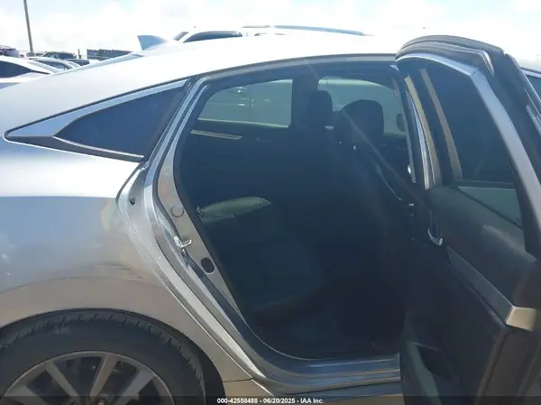 19XFC1F79KE003145 2019 HONDA CIVIC - Image 8