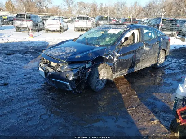 19XFC1F79KE009155 2019 HONDA CIVIC - Image 2