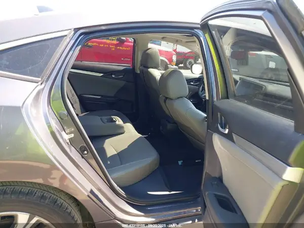 19XFC1F90GE031070 2016 HONDA CIVIC - Image 8