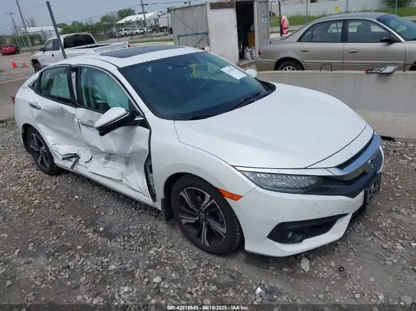 19XFC1F95HEO12483 2017 HONDA CIVIC - Image 1