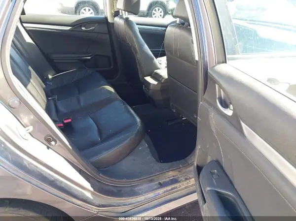 19XFC1F96GE203232 2016 HONDA CIVIC - Image 8