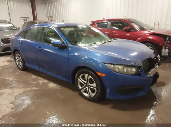 19XFC2E50JE016872 2018 HONDA CIVIC - Image 1