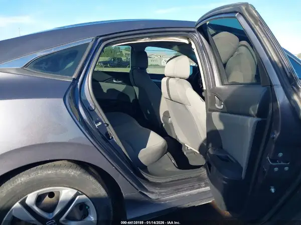 19XFC2E51HE014137 2017 HONDA CIVIC - Image 8