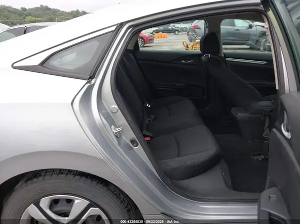 19XFC2E51HE045940 2017 HONDA CIVIC - Image 8