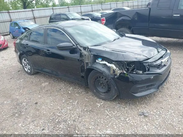 19XFC2E53JE000228 2018 HONDA CIVIC - Image 1
