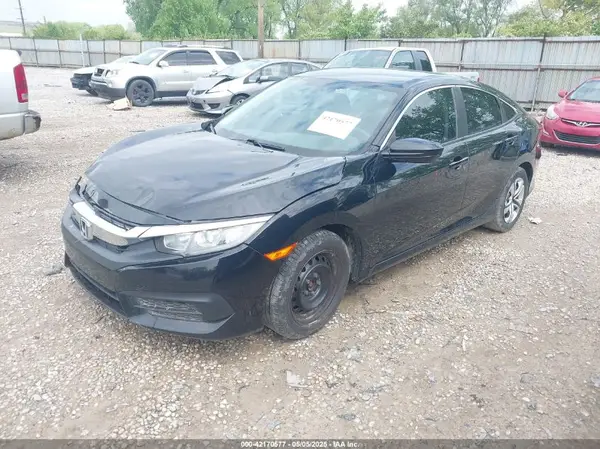 19XFC2E53JE000228 2018 HONDA CIVIC - Image 2