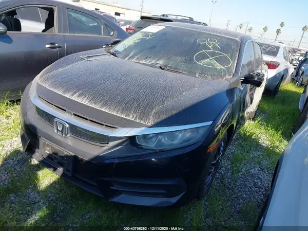 19XFC2E53JE017305 2018 HONDA CIVIC - Image 2