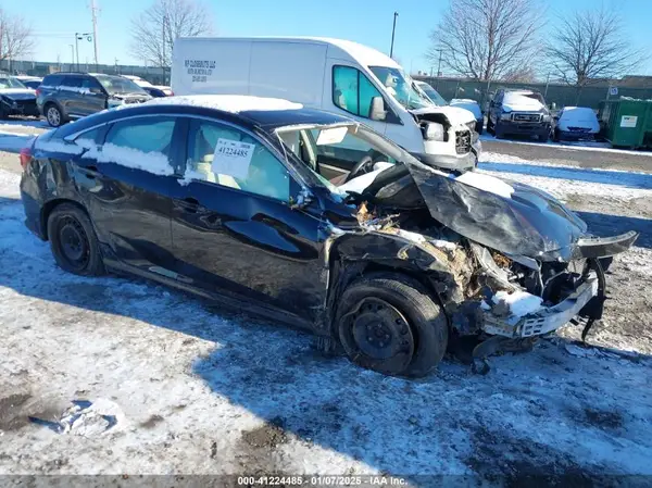 19XFC2E54JE001582 2018 HONDA CIVIC - Image 1