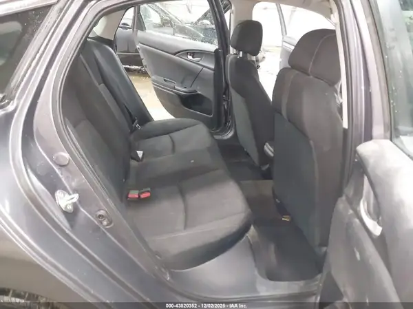 19XFC2E55JE034560 2018 HONDA CIVIC - Image 8