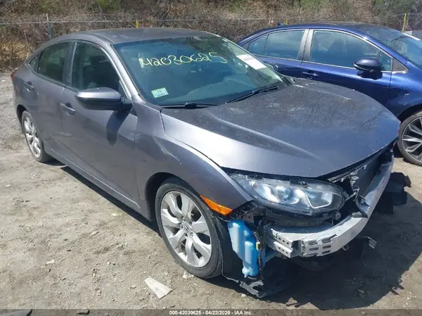 19XFC2E56JE019355 2018 HONDA CIVIC - Image 1