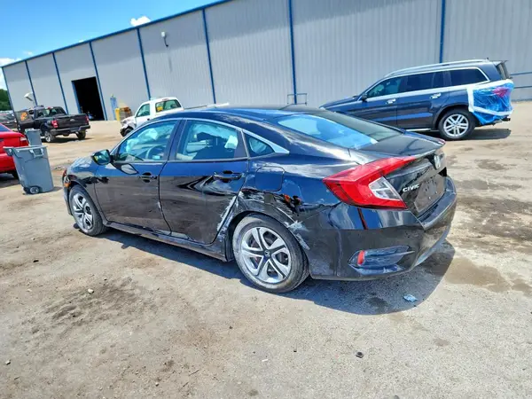 19XFC2E58JE018711 2018 HONDA CIVIC - Image 2