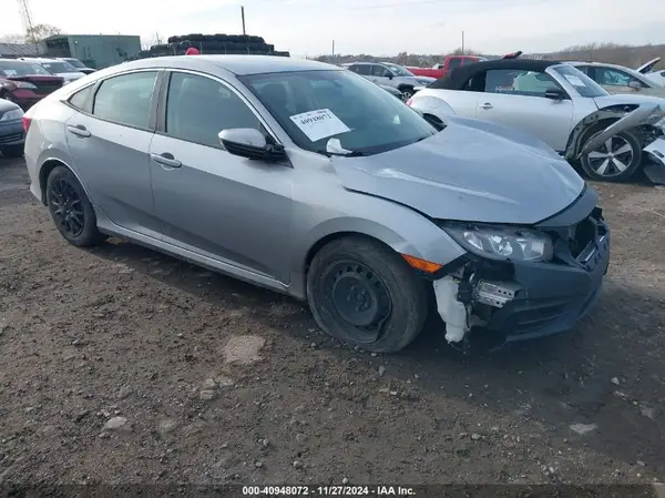 19XFC2E58JE037887 2018 HONDA CIVIC - Image 1