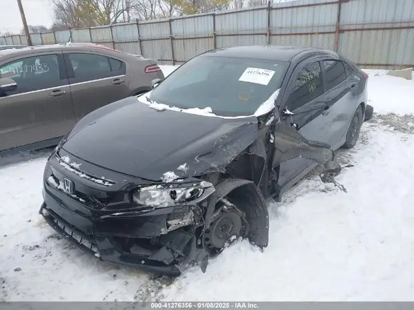 19XFC2E5XJE000565 2018 HONDA CIVIC - Image 2