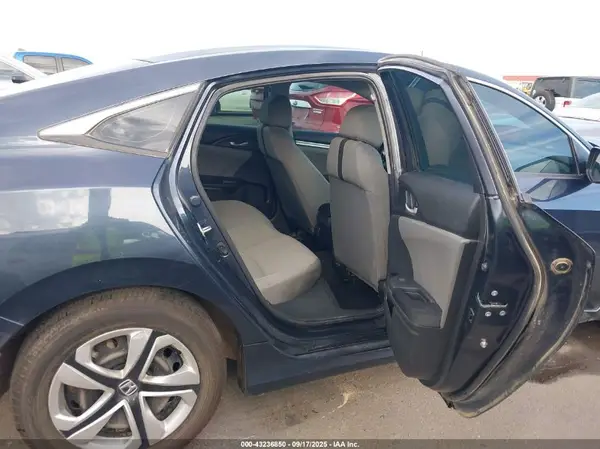 19XFC2F50HE015665 2017 HONDA CIVIC - Image 8