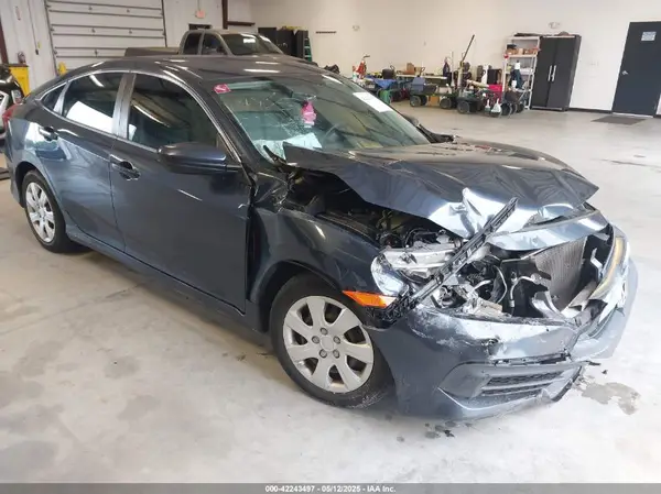 19XFC2F50HE033776 2017 HONDA CIVIC - Image 1
