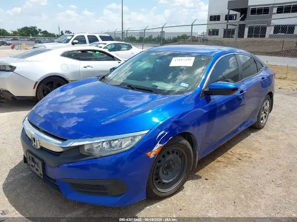 19XFC2F50JE003649 2018 HONDA CIVIC - Image 2