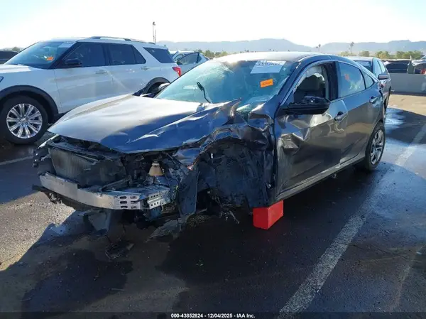 19XFC2F50JE005384 2018 HONDA CIVIC - Image 2