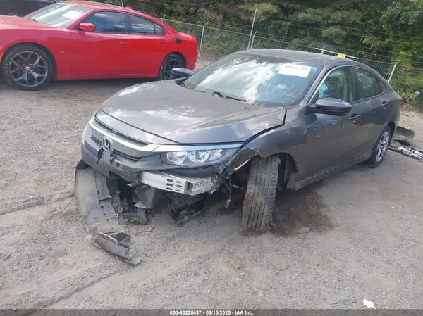 19XFC2F50JE011475 2018 HONDA CIVIC - Image 2