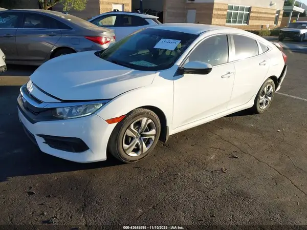 19XFC2F50JE012707 2018 HONDA CIVIC - Image 2