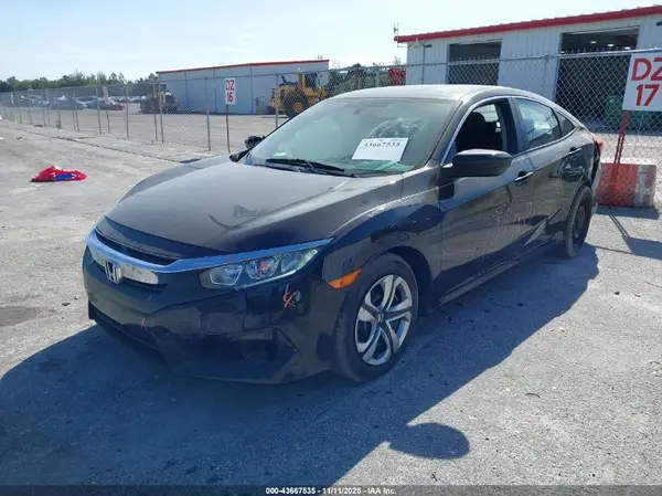 19XFC2F50JE041138 2018 HONDA CIVIC - Image 2
