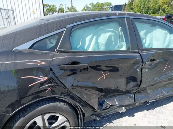 19XFC2F50JE041138 2018 HONDA CIVIC - Image 8