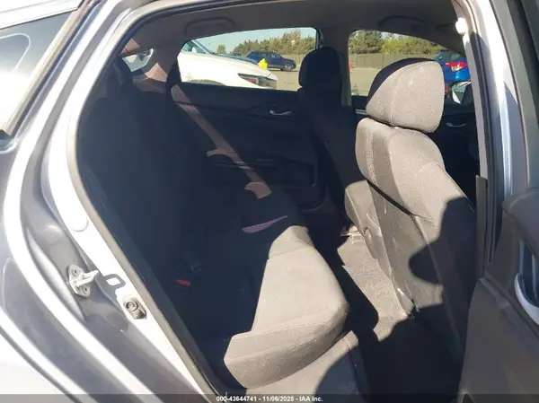 19XFC2F50JE201048 2018 HONDA CIVIC - Image 8