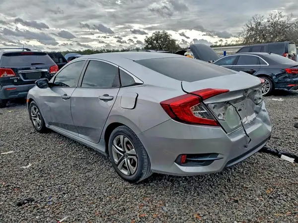 19XFC2F51GE015608 2016 HONDA CIVIC - Image 2