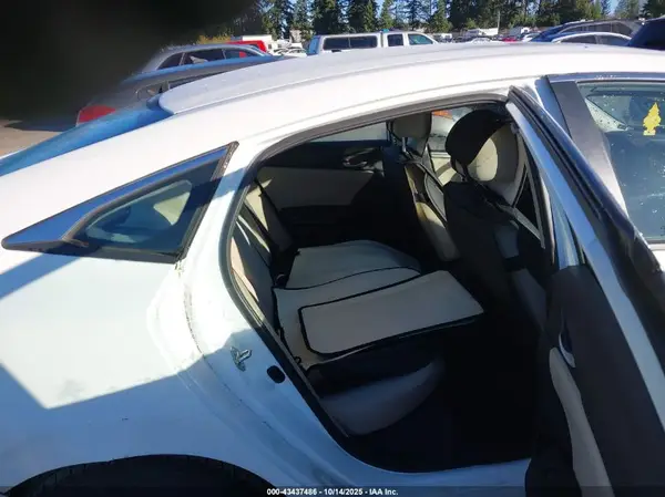 19XFC2F51GE041240 2016 HONDA CIVIC - Image 8