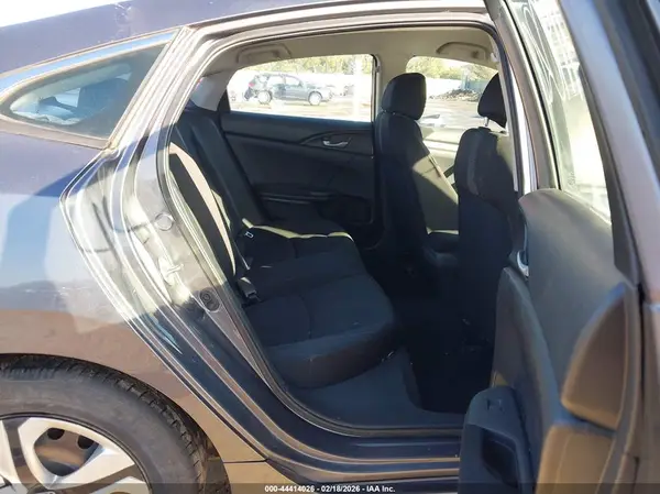 19XFC2F51JE001800 2018 HONDA CIVIC - Image 8