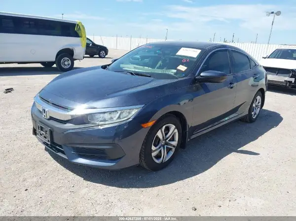 19XFC2F51JE010206 2018 HONDA CIVIC - Image 2