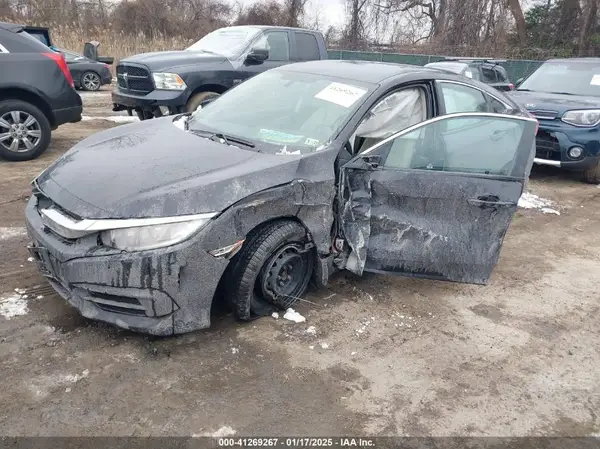 19XFC2F51JE013378 2018 HONDA CIVIC - Image 2