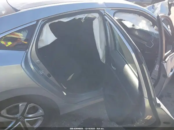 19XFC2F51JE019603 2018 HONDA CIVIC - Image 8