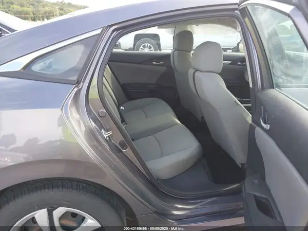 19XFC2F51JE023179 2018 HONDA CIVIC - Image 8