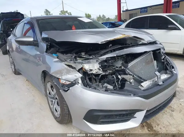 19XFC2F51JE030939 2018 HONDA CIVIC - Image 1