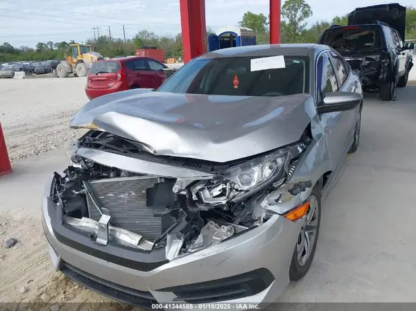 19XFC2F51JE030939 2018 HONDA CIVIC - Image 2