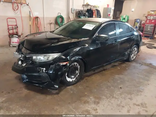19XFC2F51JE040600 2018 HONDA CIVIC - Image 2