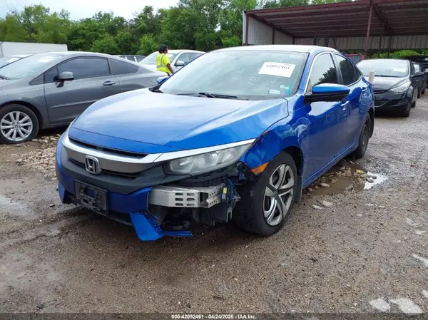 19XFC2F51JE043724 2018 HONDA CIVIC - Image 2