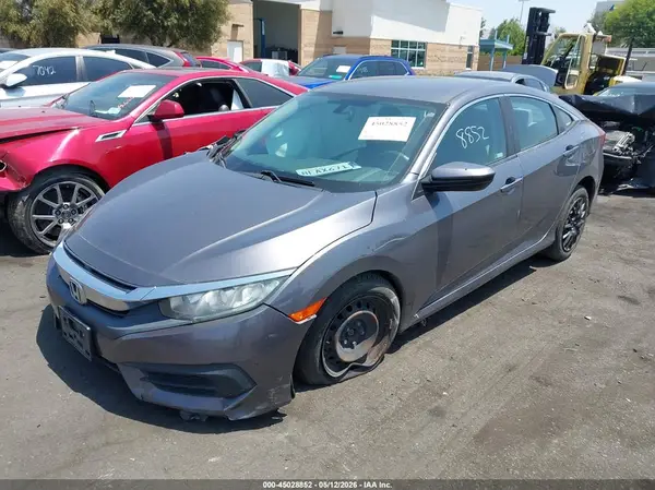 19XFC2F51JE203973 2018 HONDA CIVIC - Image 2
