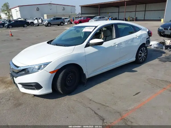 19XFC2F51JE204606 2018 HONDA CIVIC - Image 2