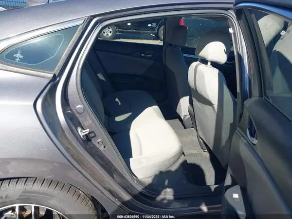 19XFC2F52GE033700 2016 HONDA CIVIC - Image 8