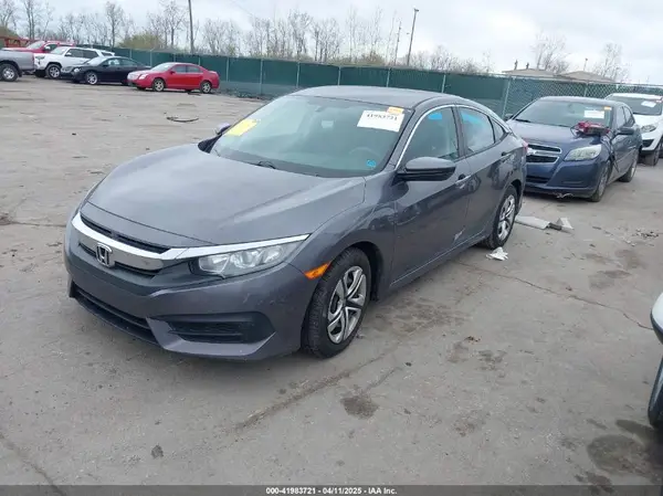 19XFC2F52GE033891 2016 HONDA CIVIC - Image 2