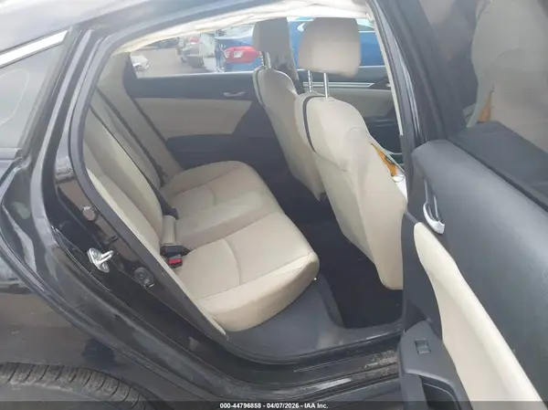 19XFC2F52JE007945 2018 HONDA CIVIC - Image 8