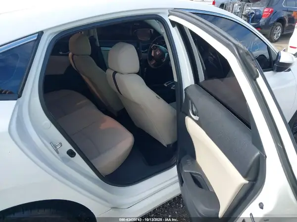 19XFC2F52JE008982 2018 HONDA CIVIC - Image 8