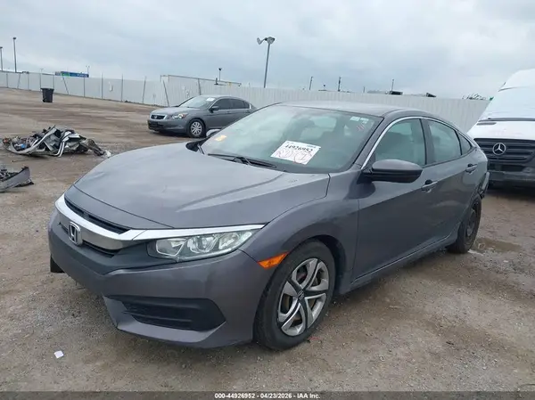 19XFC2F52JE011090 2018 HONDA CIVIC - Image 2