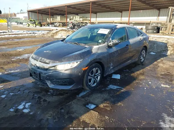 19XFC2F52JE013132 2018 HONDA CIVIC - Image 2