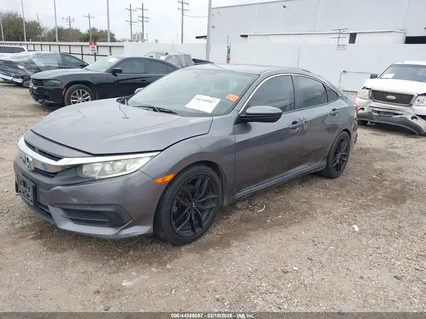 19XFC2F52JE020033 2018 HONDA CIVIC - Image 2