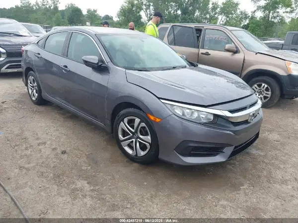 19XFC2F52JE020078 2018 HONDA CIVIC - Image 1