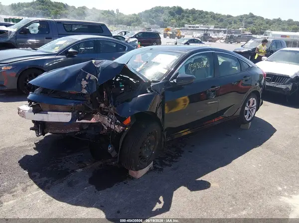 19XFC2F52JE020355 2018 HONDA CIVIC - Image 2